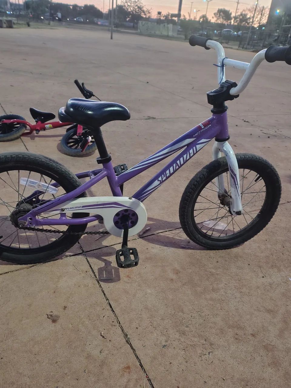 Bicicleta Specialized Hotrock aro 16
