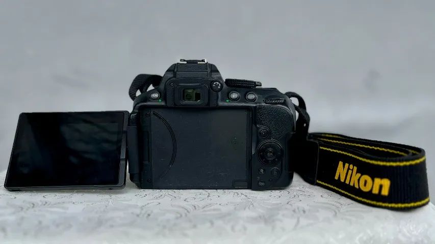 家電 Nikon D5300 Nikon Câmera digital SLR D5300 24,2 MP CMOS com lente zoom 18-140