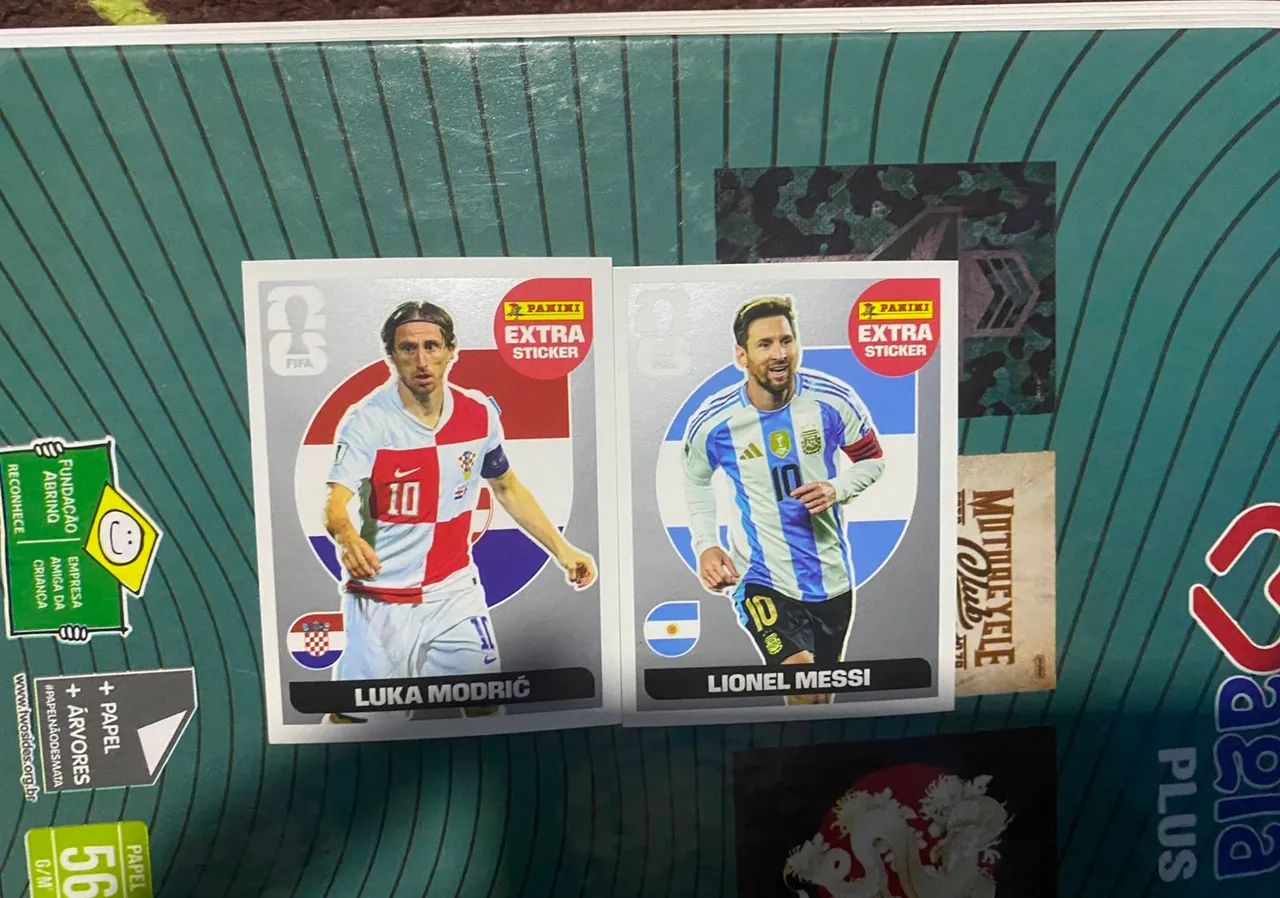 Figurinha Legend Messi e modric PRATA