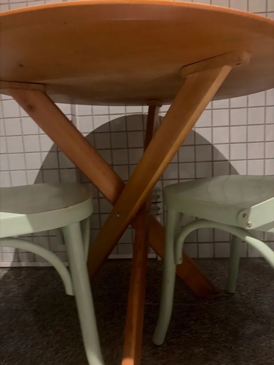 Cadeiras verdes e mesa de madeira, incríveis!   - Foto 2