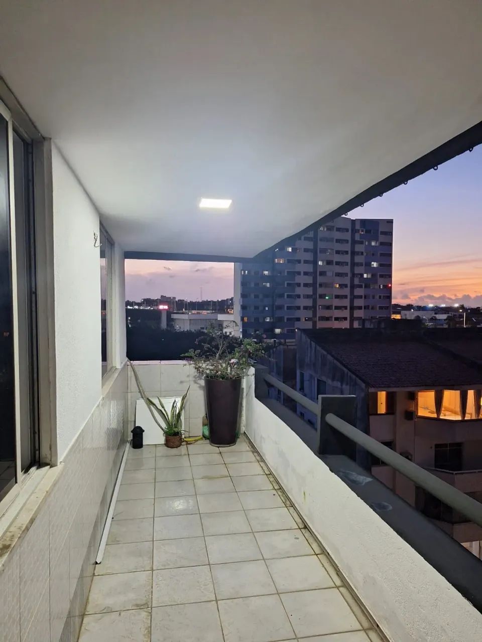 VENDO APARTAMENTO NO CALHAU COM 3/4 nascente - Foto 5
