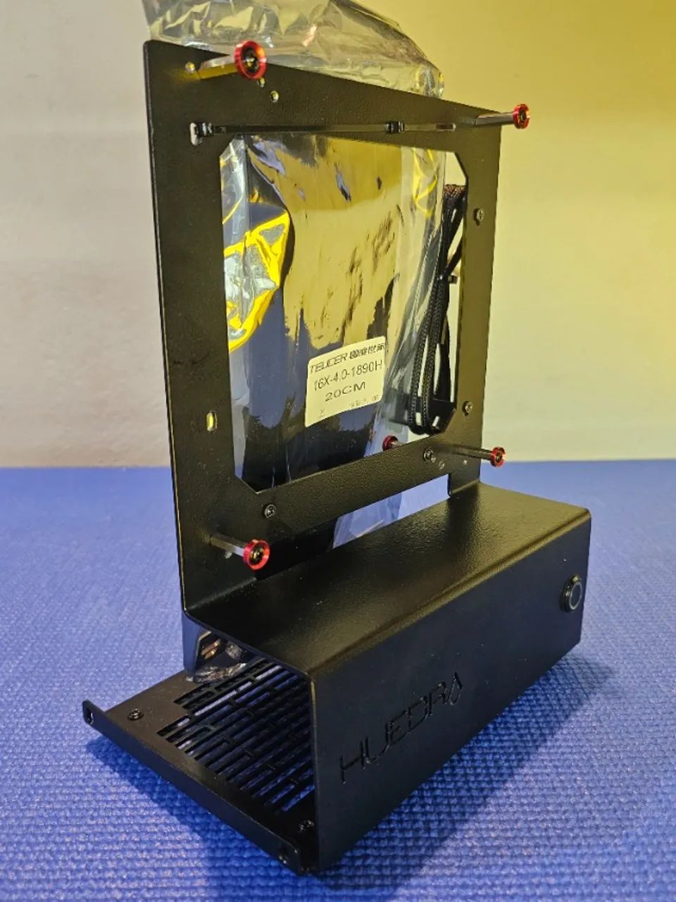 Gabinete Mini Itx HUEDRA C/ Botão e cabo riser