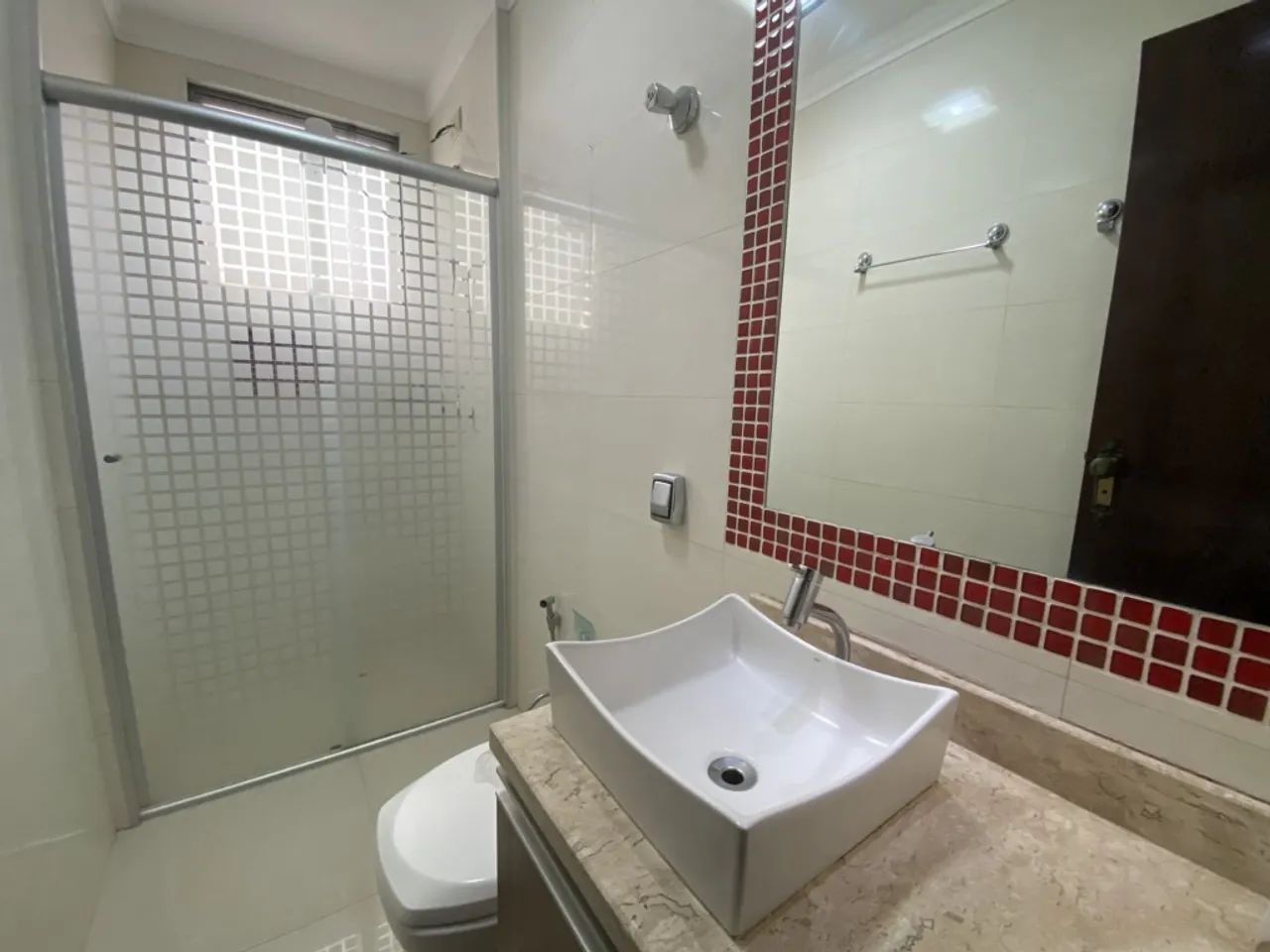 Apartamento semi mobiliado para alugar na Zona 07 em Maringá com 3 quartos, suíte e excele - Foto 5