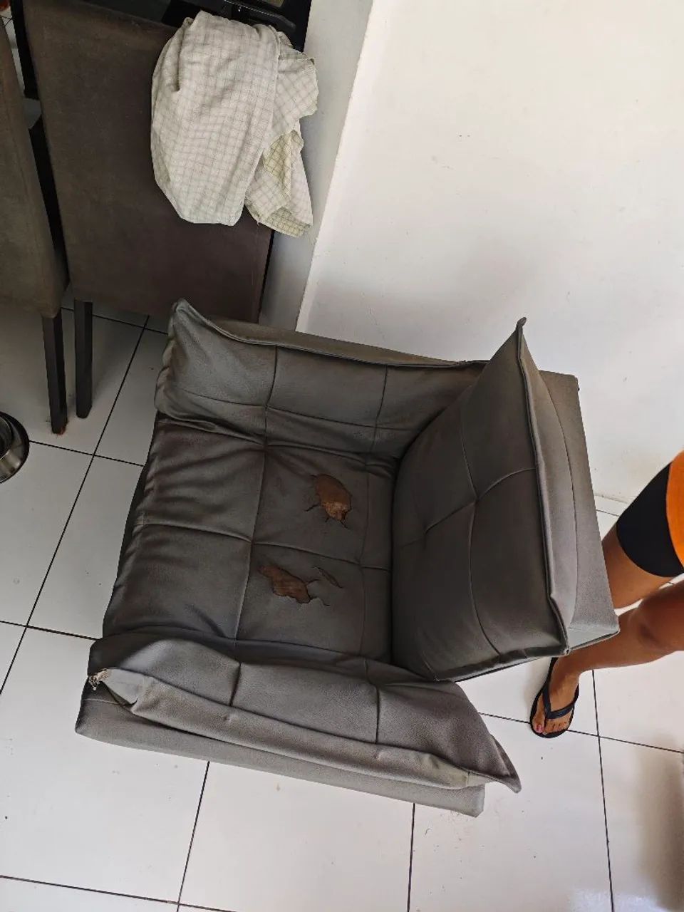 Par de Poltronas com estrutura conservada. - Foto 5