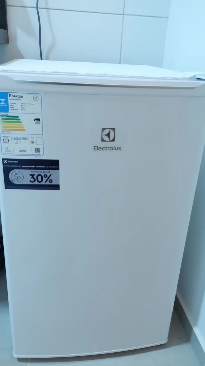 Vendo Frigobar Eletrolux. - Foto 2