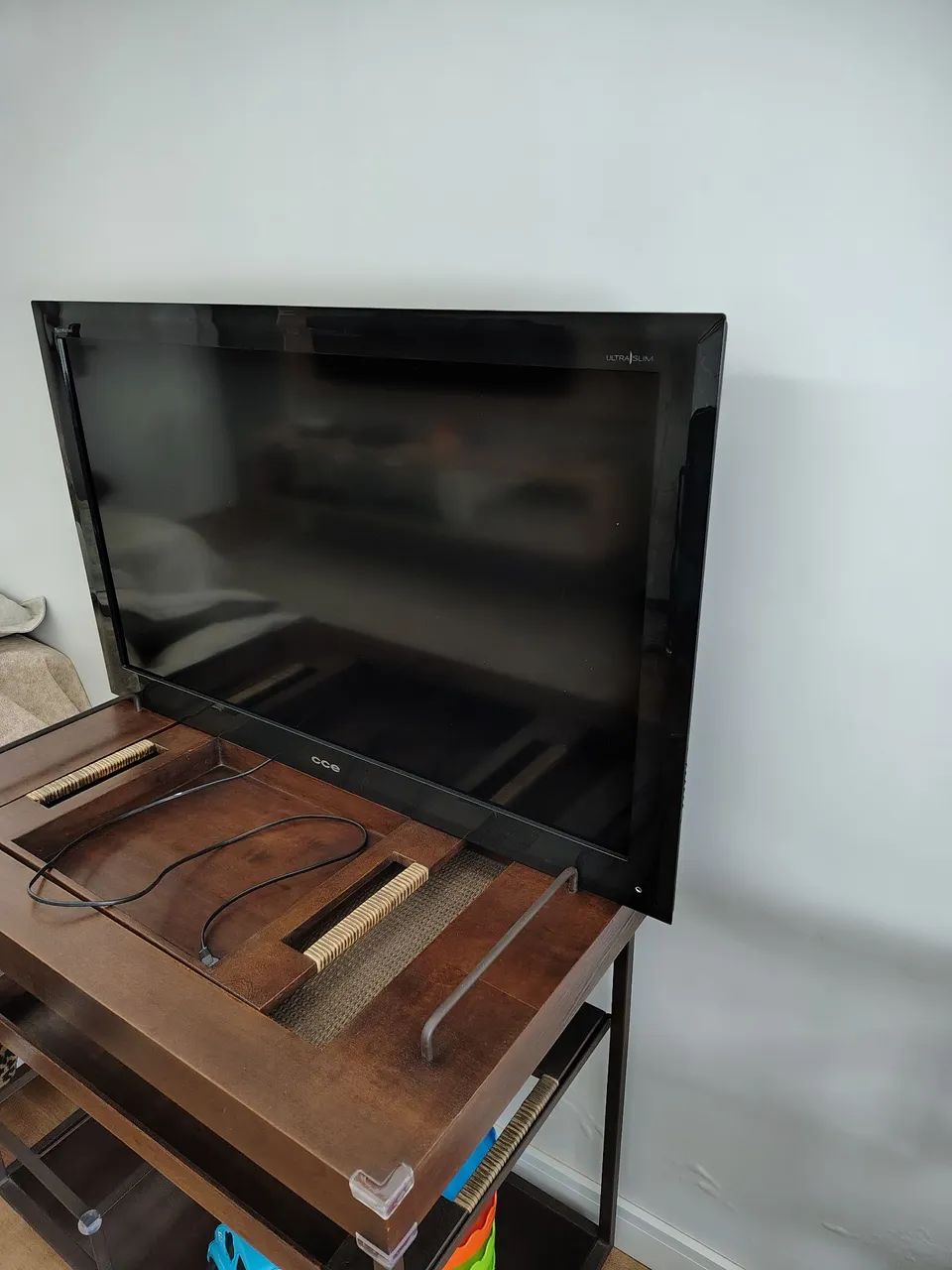 TV usada em excelente estado não é smart