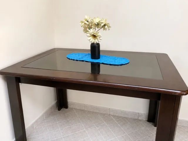 Mesa de jantar com tampo de vidro + 4 cadeiras - Foto 2