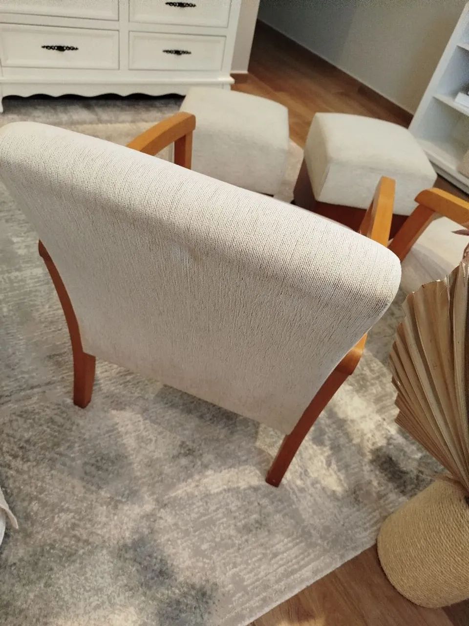 Lindo par de poltronas mais apoio para os pés de brinde  - Foto 2