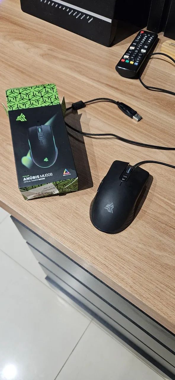 Mouse com entrada usb para pc e vídeo games, luz rgb 