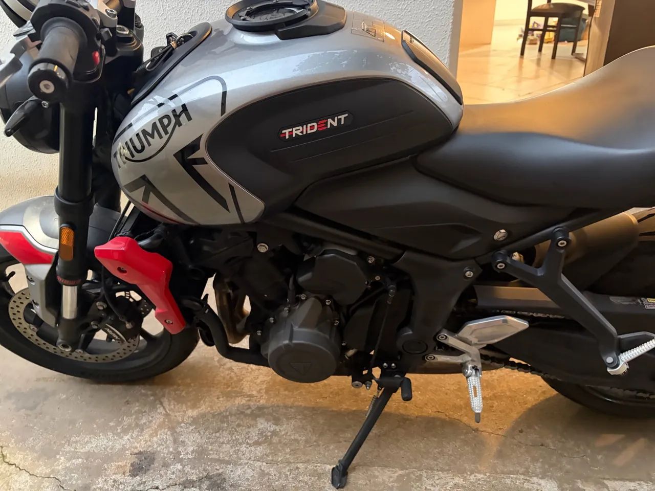 Triumph Trident 660 em estado de nova - Foto 3