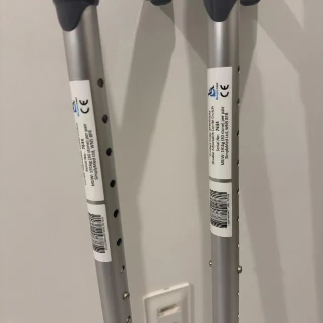 Par de Muletas Canadense Articulada - Importada - Foto 5