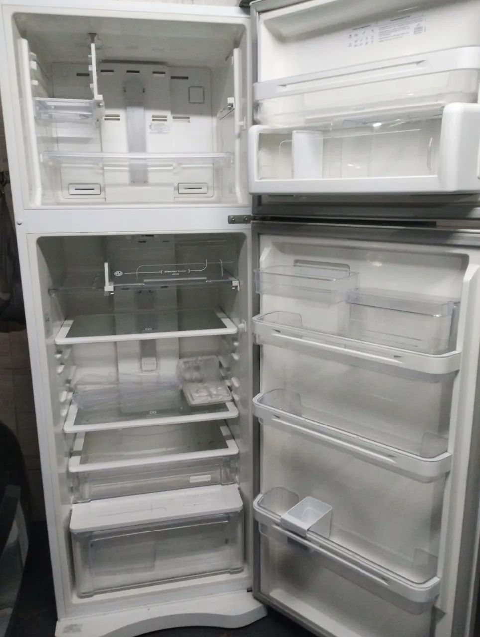 Geladeira Electrolux df52 usada  - Foto 3