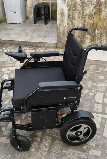 CADEIRA DE RODAS MOTORIZADA ELÉTRICA  - Foto 4