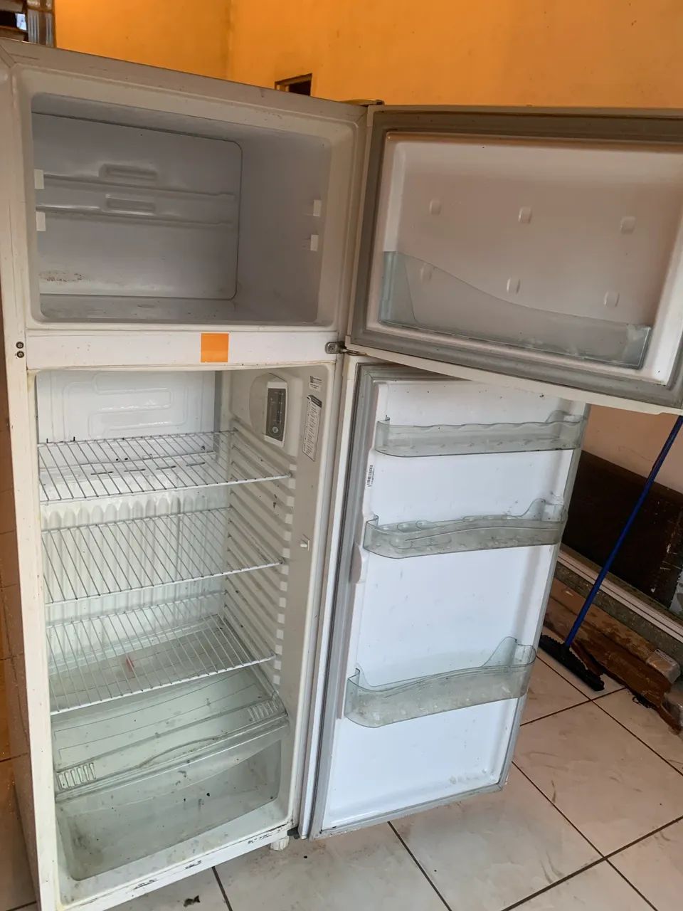 Vendo geladeira 800$ - Foto 3