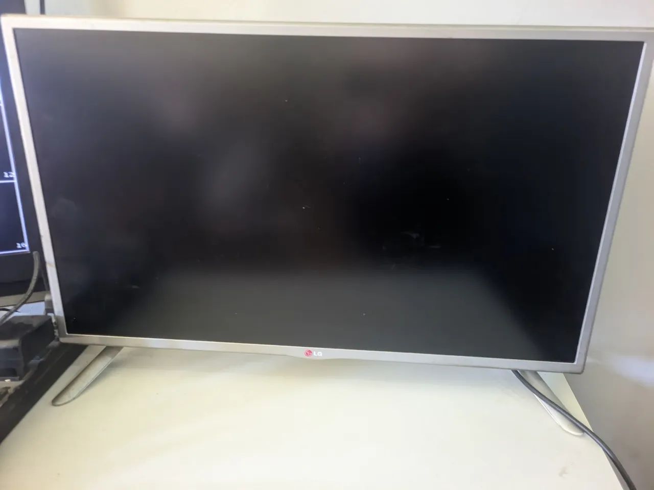 Smart TV LG 32" LED (Wi-Fi Integrado / HDMI / USB)