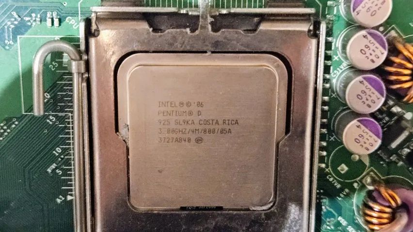 Placa Dell Dimension E520 WG864 com Pentium D 925 3GHz - Foto 2