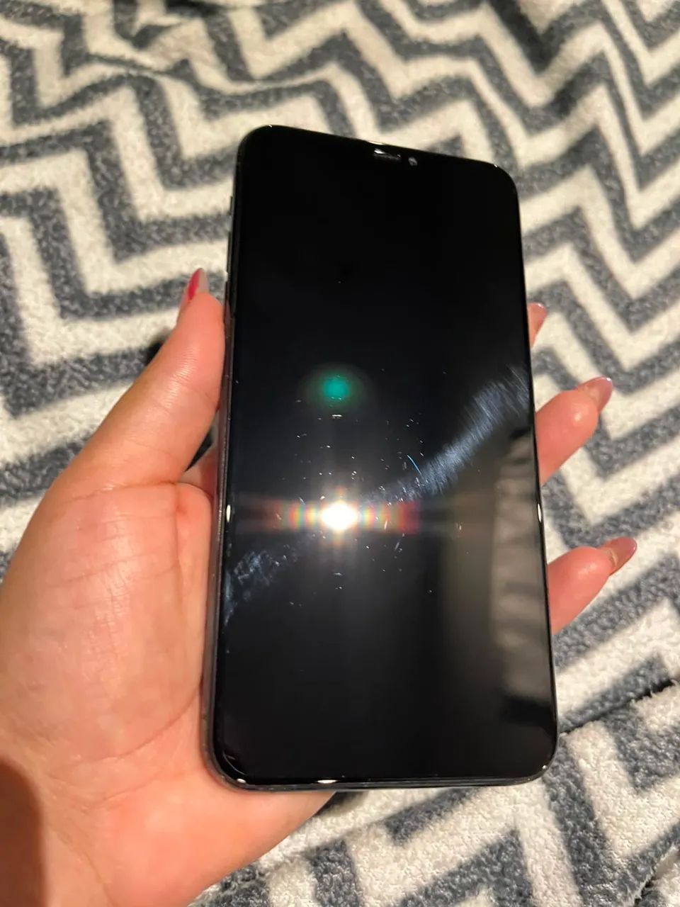Vendo IPhone 11 Pro Max 1,200pra vender logo 
