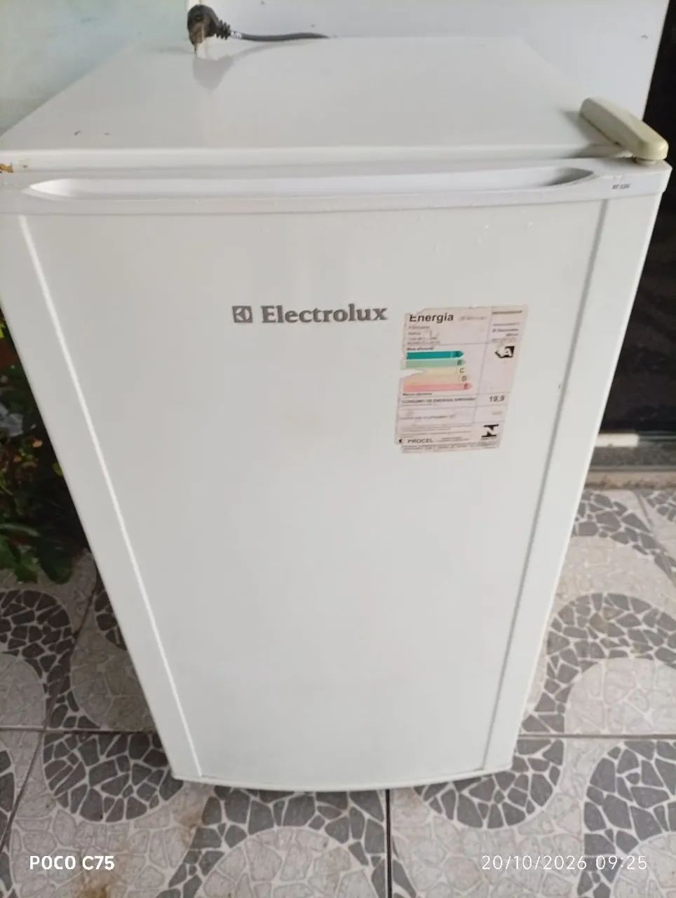 Frigobar Electrolux usado - Foto 2