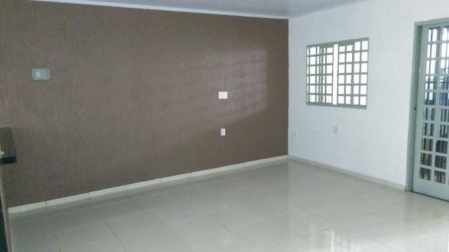 Vendo casa em Águas Lindas, com 3 Quartos, 2 Ban. / 2 Gar. + 2 Kits, independentes - Foto 4
