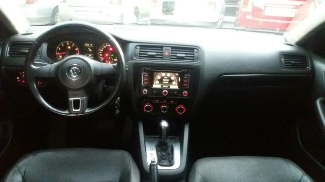 Jetta 2.0 11/11 Automático Completão + teto solar, aceito troca e financio - Foto 9