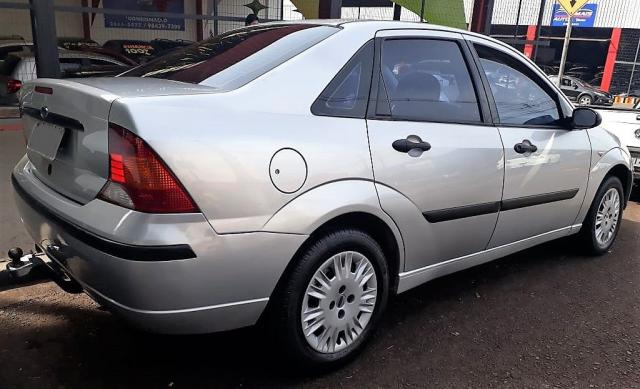 FORD FOCUS 2005/2005 1.6 GLX SEDAN 8V GASOLINA 4P MANUAL - Foto 4
