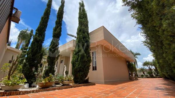 Casa com 4 quartos - Bairro Setor Central em Morrinhos - Foto 4