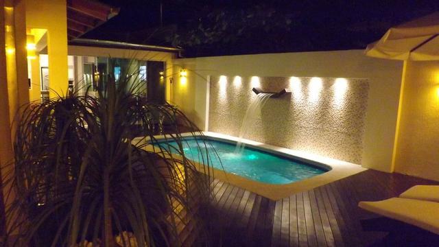 Casa 3 quadras da praia, piscina, churrasquiera, vagas - Foto 6