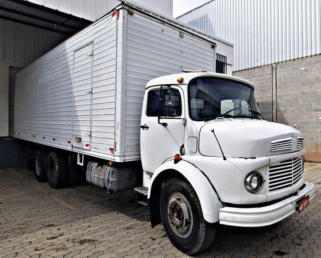 VENDE-SE MB 1113 TRUCK ANO 1975