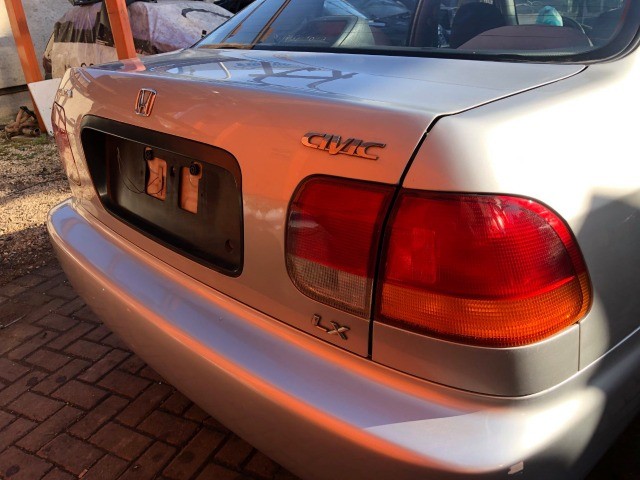 Tampa Traseira Honda Civic 1996 a 2000 (folha )