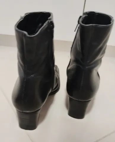 Bota feminina em couro cano médio - Foto 2