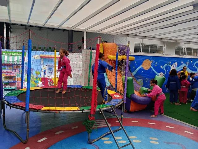 Aluguel de pula pula, piscina de bolinhas, escorrega inflável e vários outros brinquedos  - Foto 3