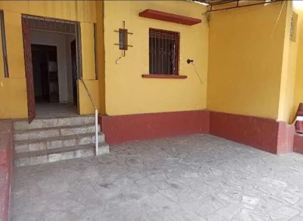 Casa no Centro com 04 quartos, sendo 01 suíte e quintal. (Oportunidade) - Foto 4