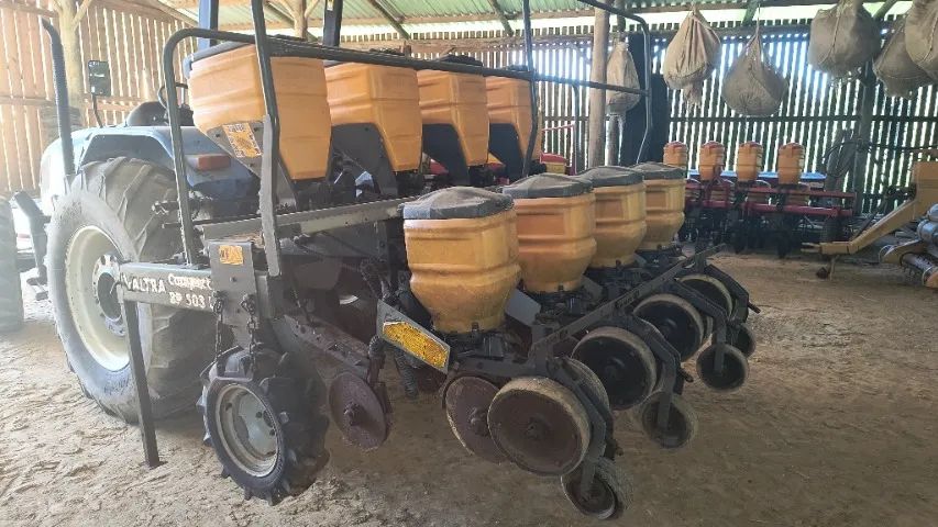 Plantadeira 4 linhas Valtra 2013 - Foto 2