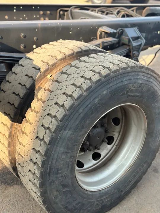 Volkswagen Constellation 17-330 toco 4x2 - Foto 9