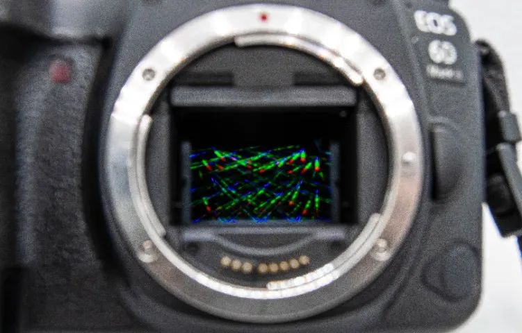 Câmera Canon 6D Mark II com GPS - Foto 4