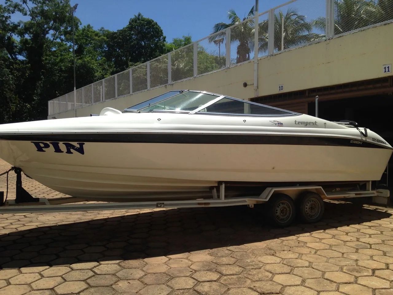 Lancha Tempest 24 pés