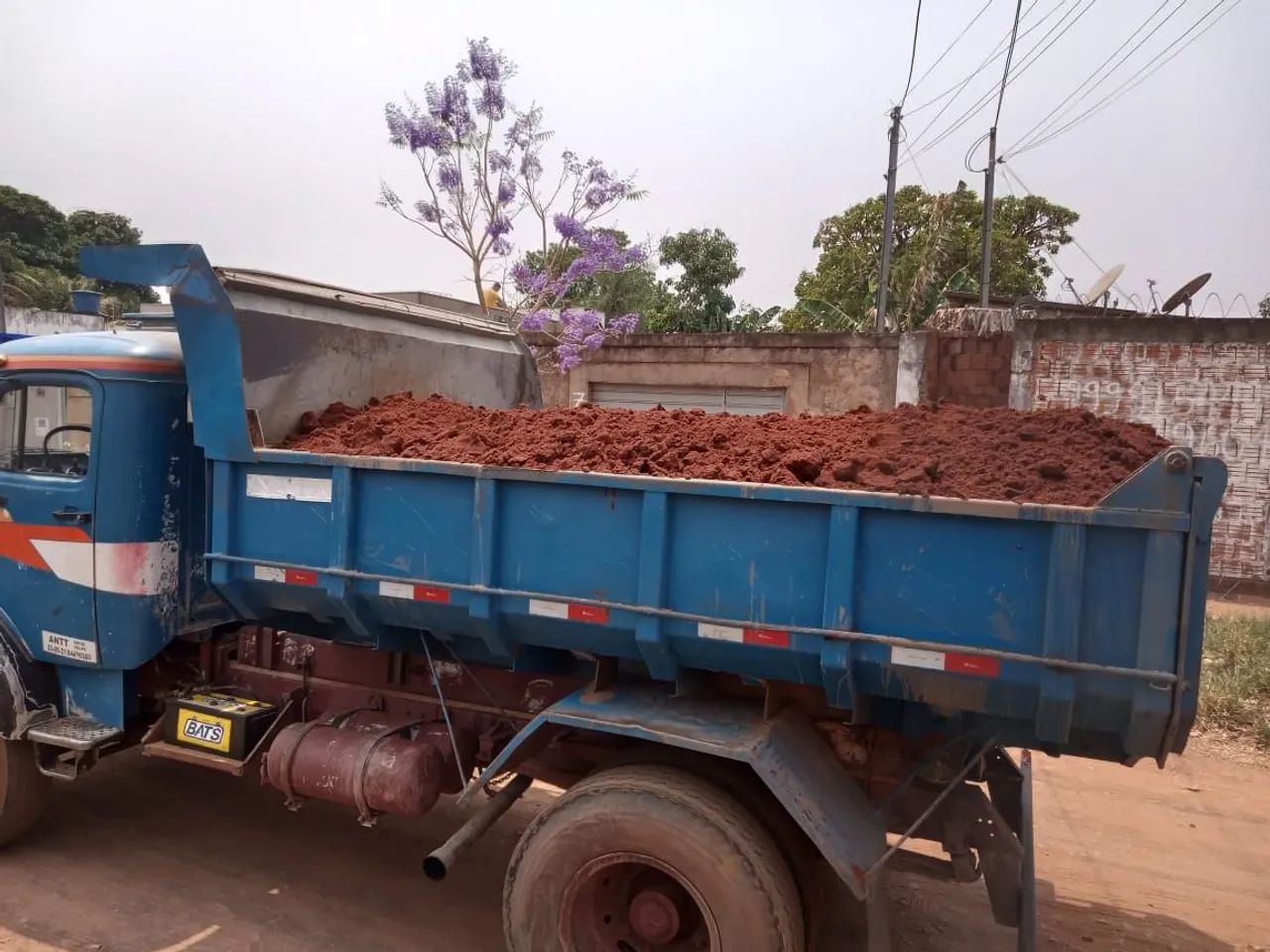 Vendo Areia, pedra e aterro 