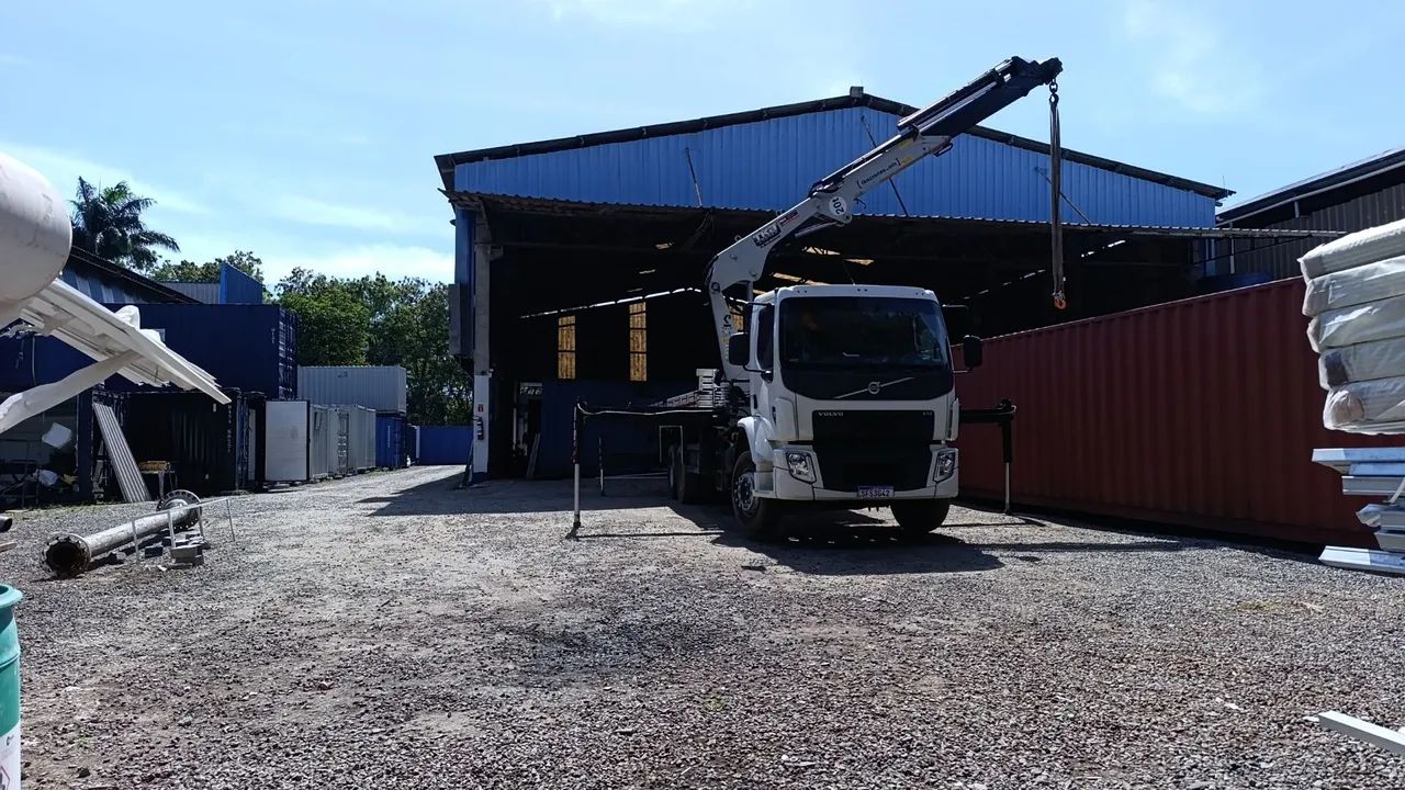 Caminhão munck disponível, GUINDASTES 70 85 e 100 toneladas disponível.