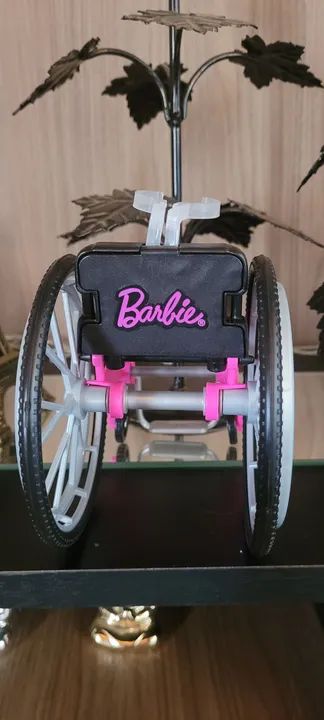 Cadeirinha de rodas para boneca - Barbie - brincar de médico - nova! - Foto 2