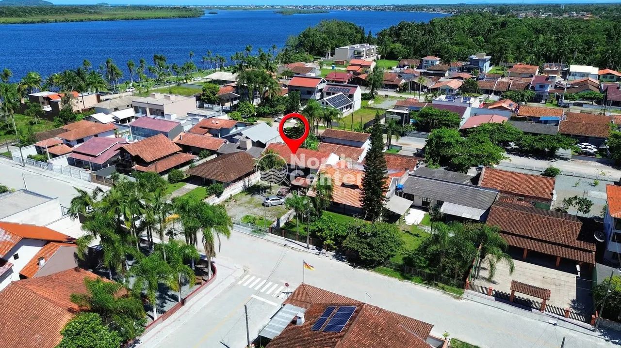 Sobrado Amplo a 50 Metros da Lagoa com Amplo Quintal á venda, Bairro Pinheiros, Balneário  - Foto 3
