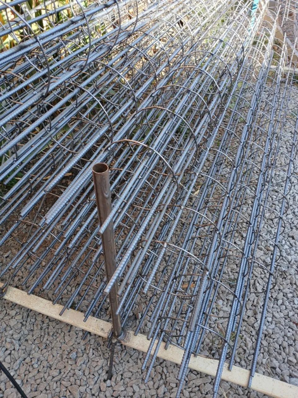 Estaca de ferro com 25 cm diâmetro com 5 ferro 8.0 mm, 2mts  - Foto 2