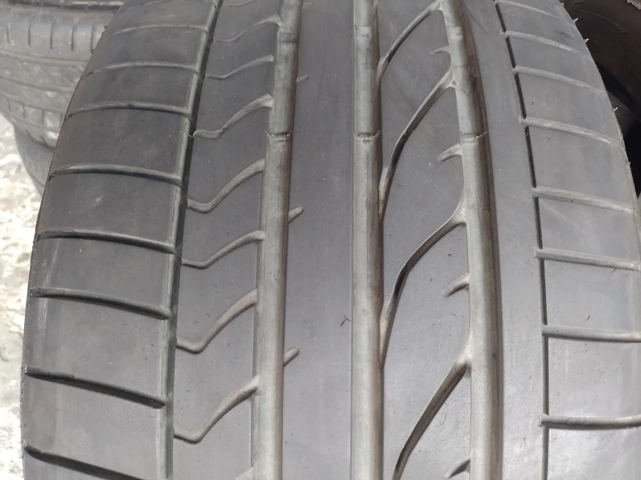 Pneus pneus 275 35 18 Run flat Bridgestone  - Foto 6