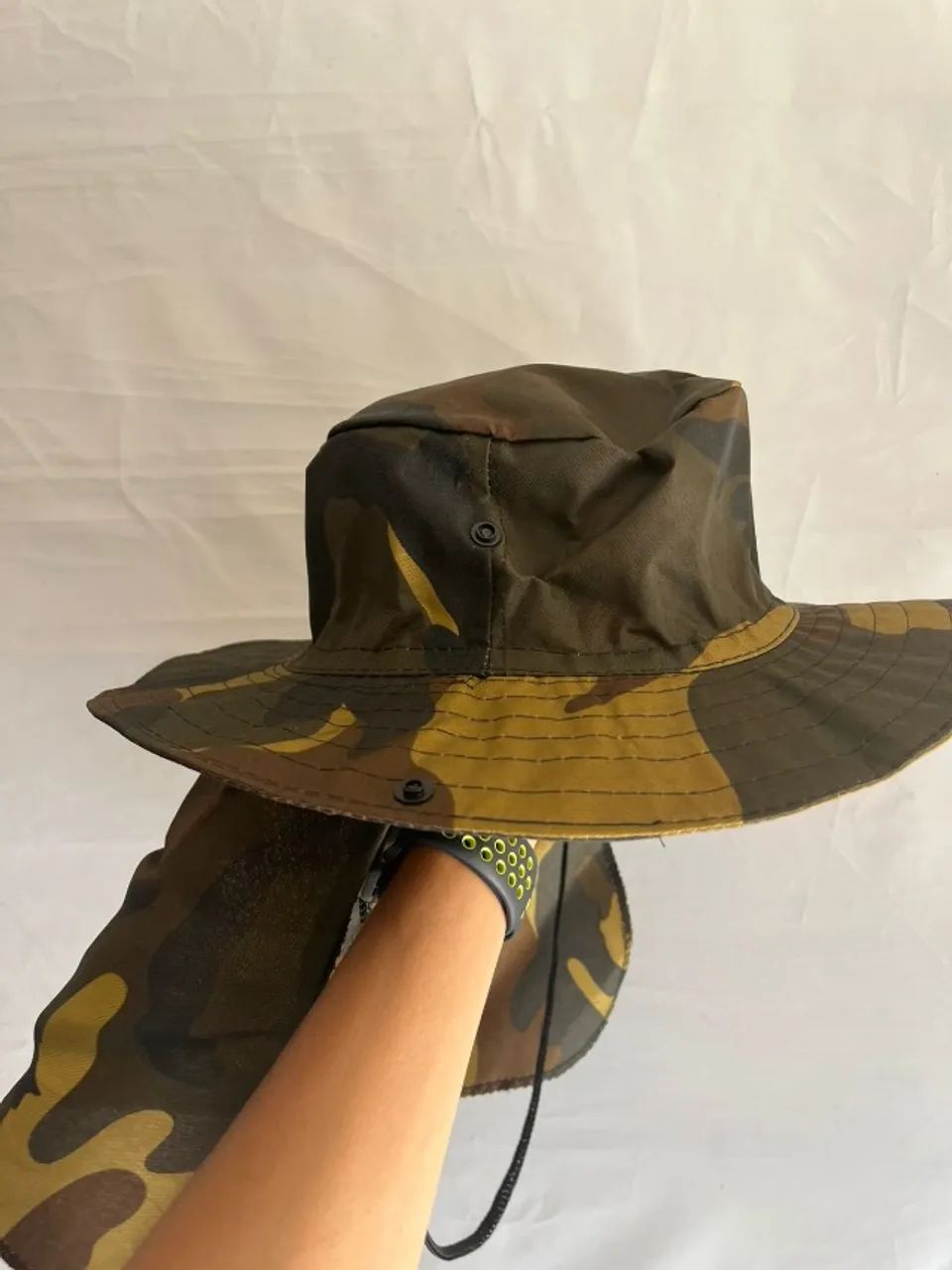 Chápeu pescador com abas sombreiros