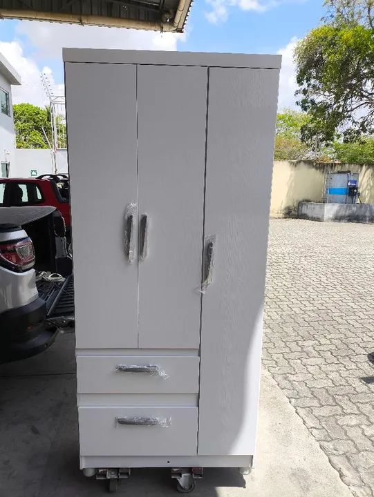 Guarda-roupa 3 portas com 2 gavetas - Foto 2