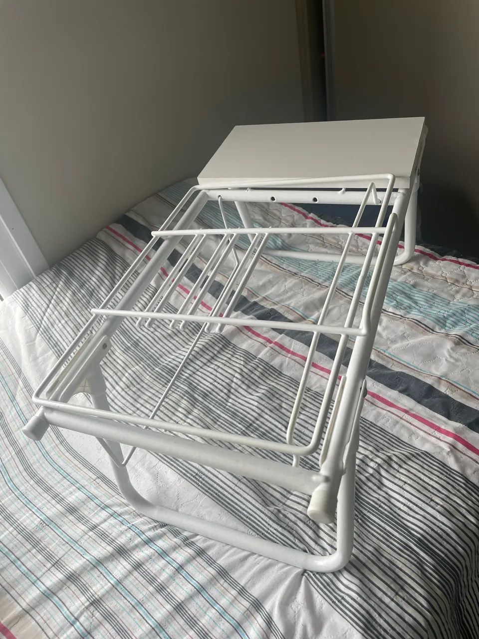 Mesa para notebook - Foto 2