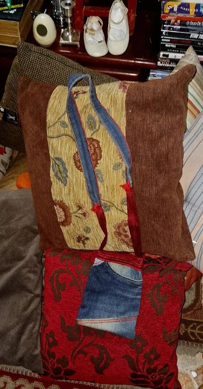 Bolsa de ombro artesanal com detalhe em jeans - Foto 2