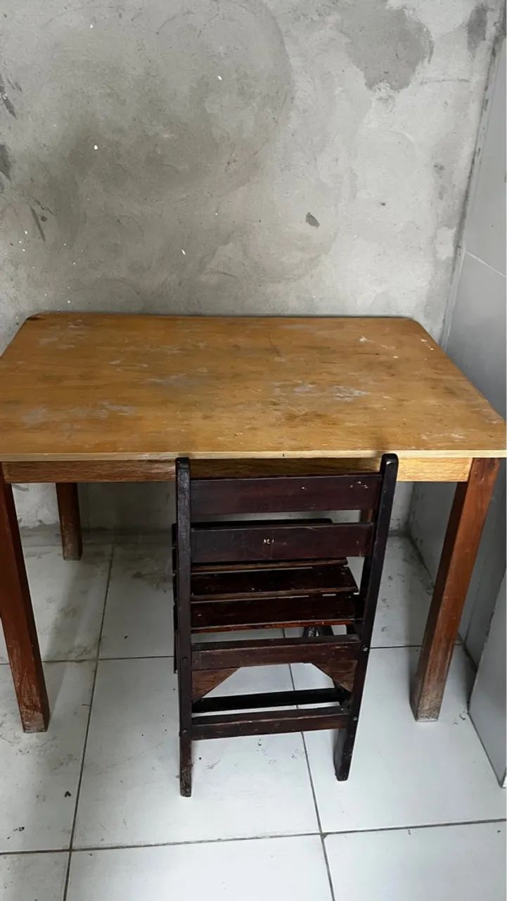 Mesa de madeira + 4 cadeiras  - Foto 3