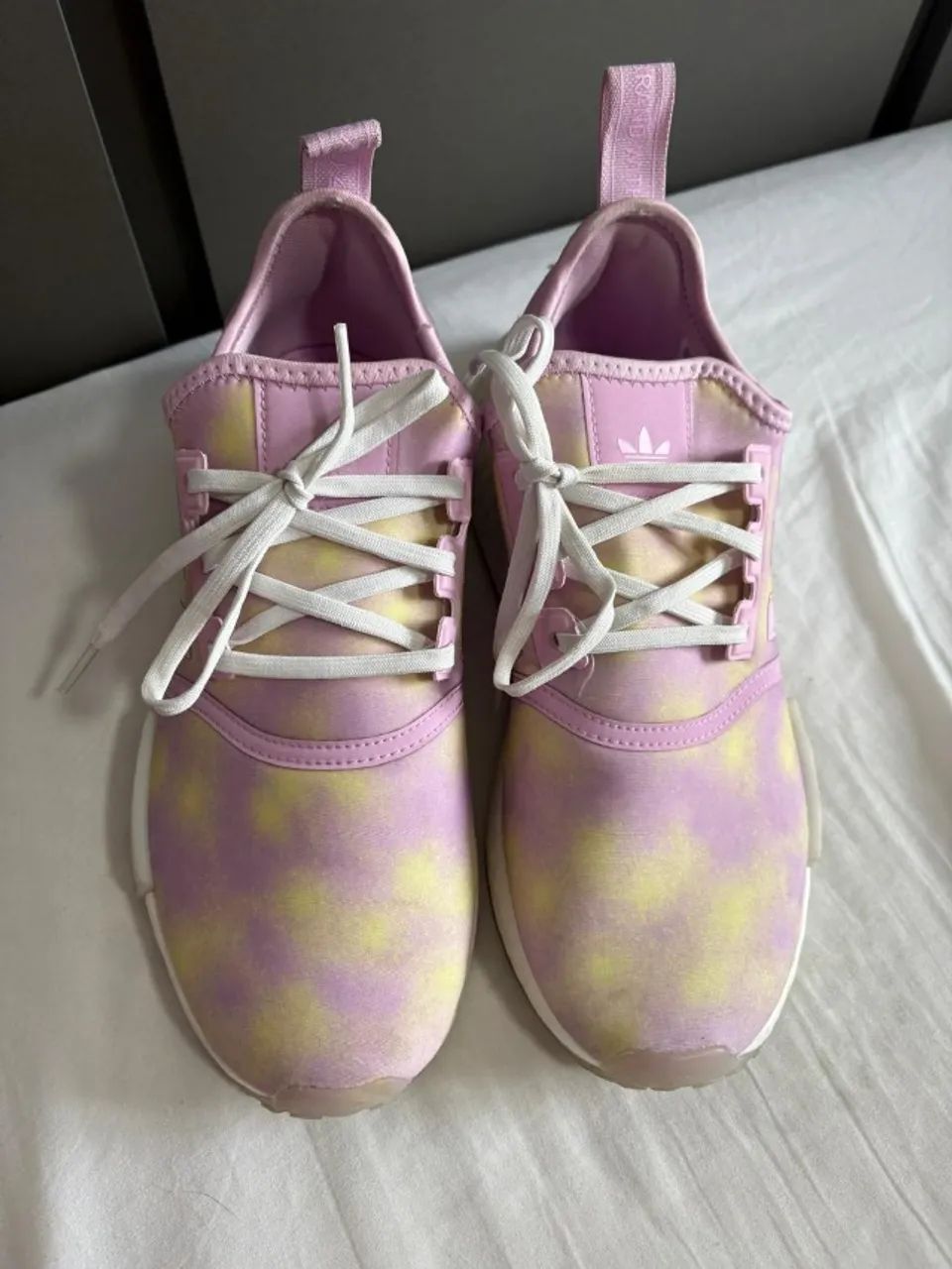 tenis adidas NMD R1