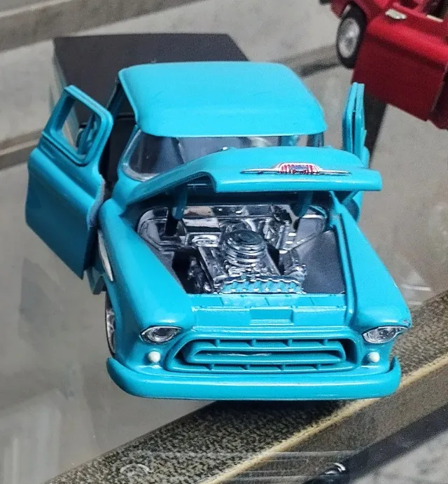 Linda Miniatura Chevrolet Chevy Cameo Pickup 1957 Saico Extreme 1:24