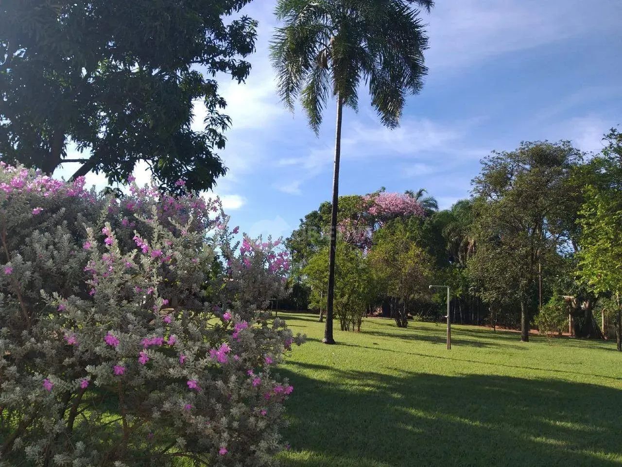 Linda chácara avarandada no condomínio fechado Morada do sol em Uberlandia - Foto 3